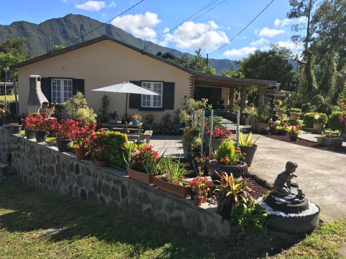 Ti Kaz Hoareau Bed & Breakfast Salazie Dış mekan fotoğraf